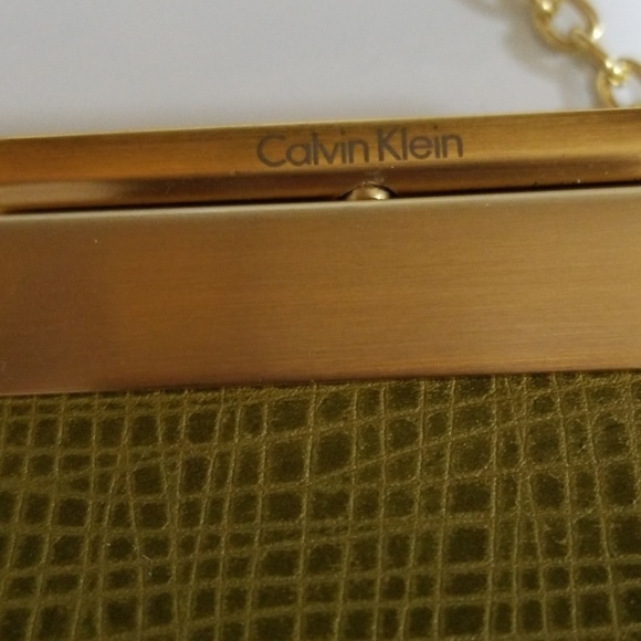 Calvin Klein Clutch Celery Green - Picture 3 of 3